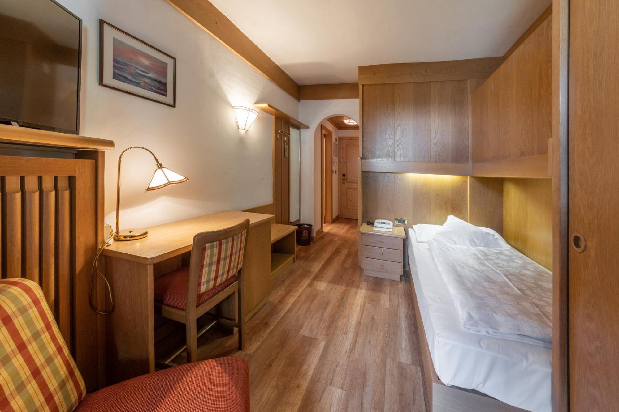 Hotel Armin Selva di Val Gardena Bagian luar foto