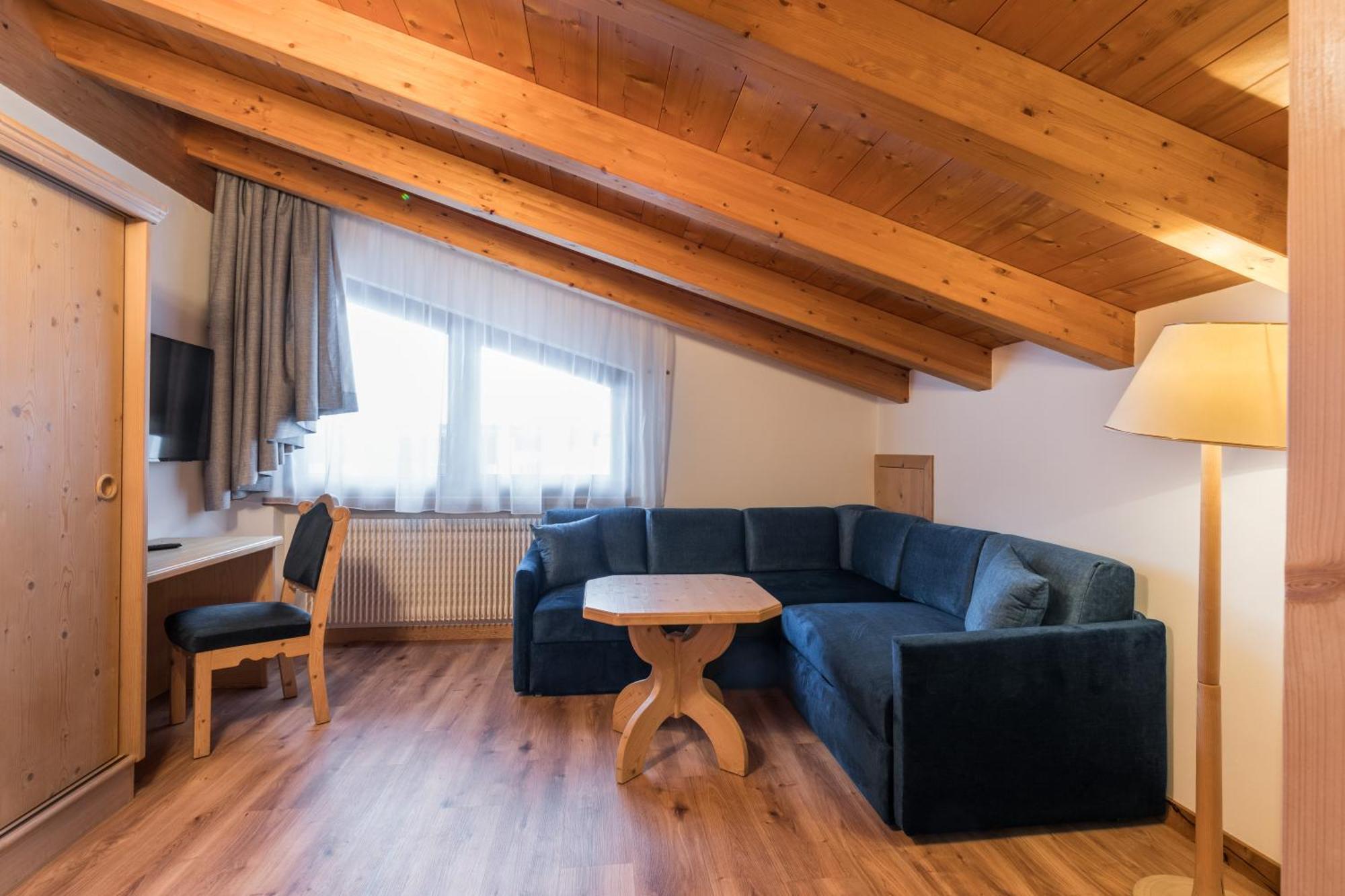 Hotel Armin Selva di Val Gardena Bagian luar foto
