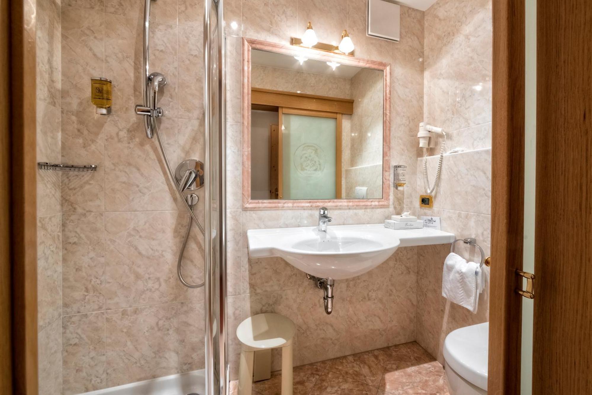 Hotel Armin Selva di Val Gardena Bagian luar foto