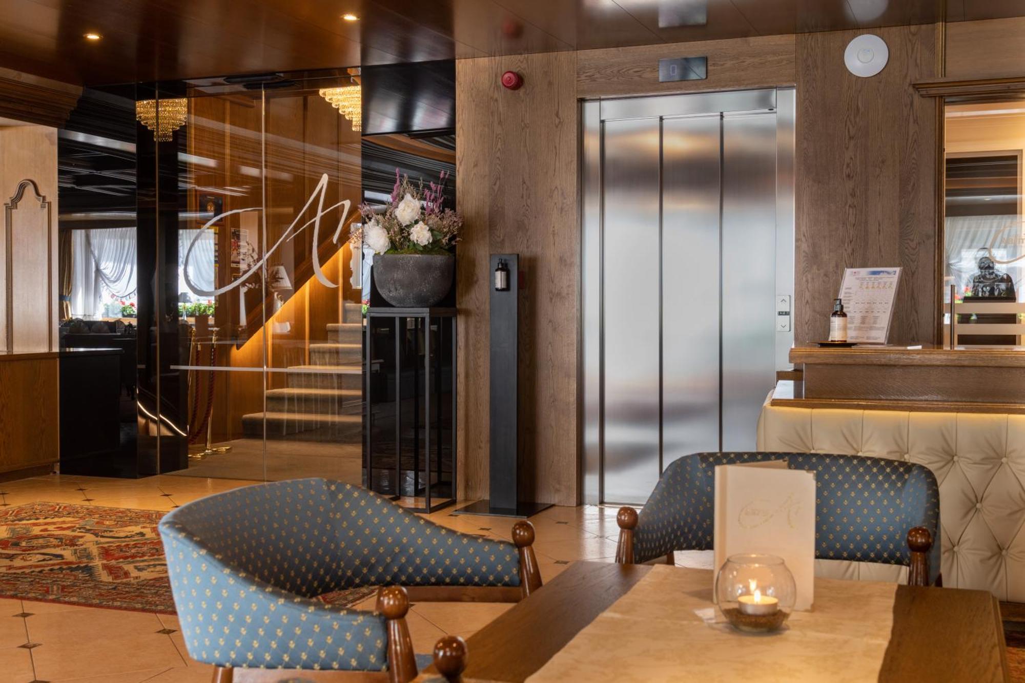 Hotel Armin Selva di Val Gardena Bagian luar foto