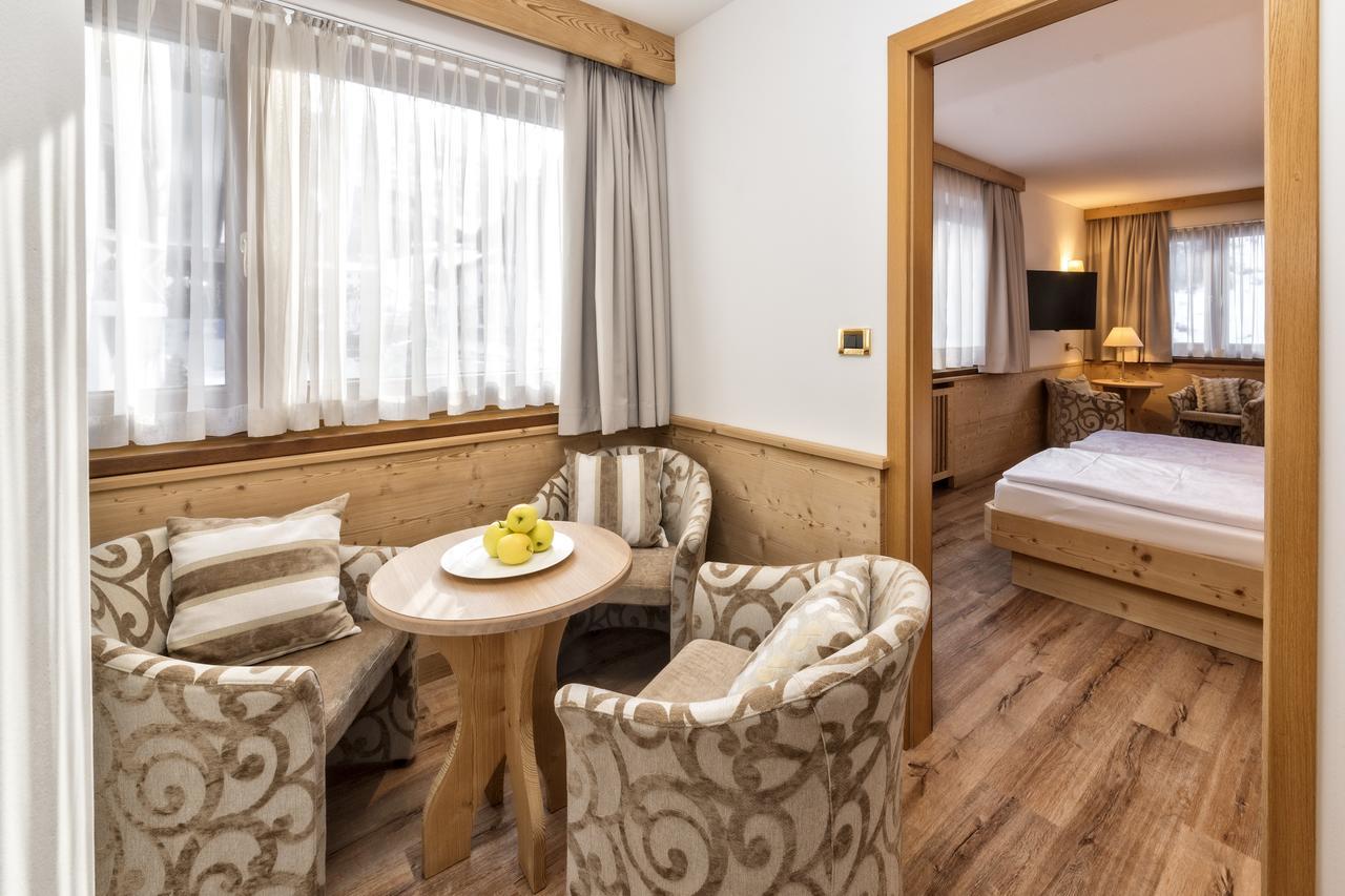 Hotel Armin Selva di Val Gardena Bagian luar foto